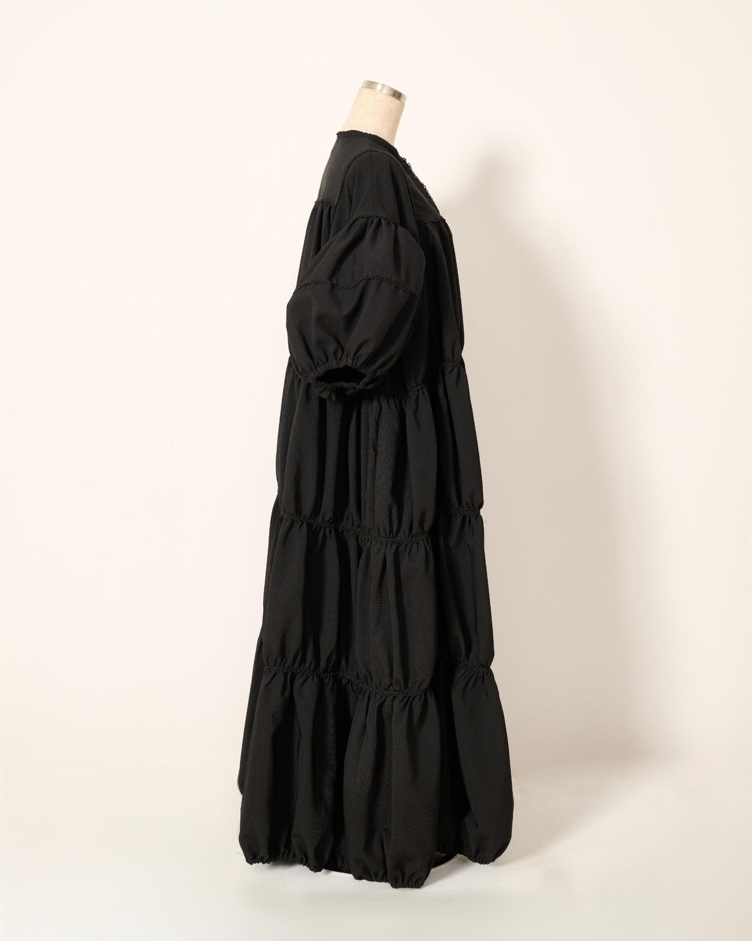 ginghamless patchwork volume onepiece – black