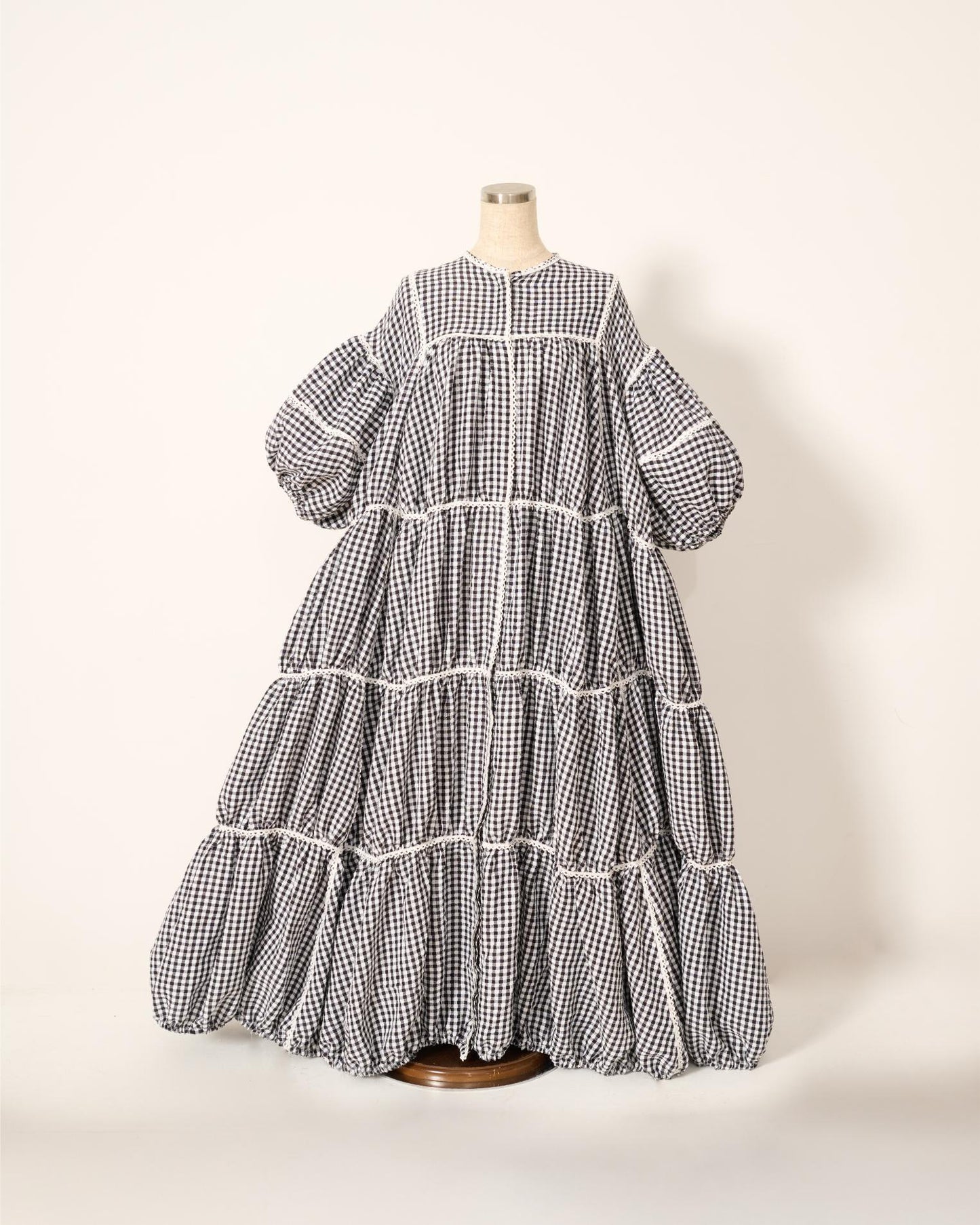 gingham patchwork volume onepiece – white × black