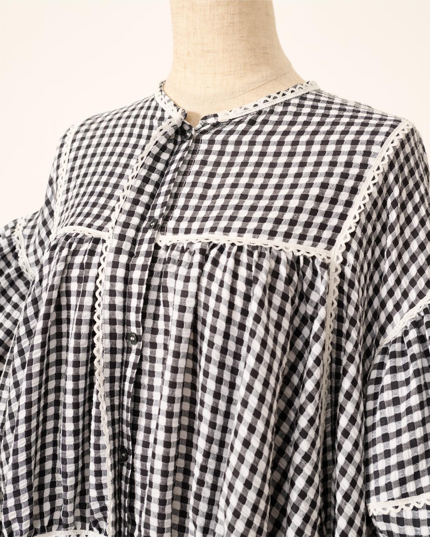 gingham patchwork volume onepiece – white × black