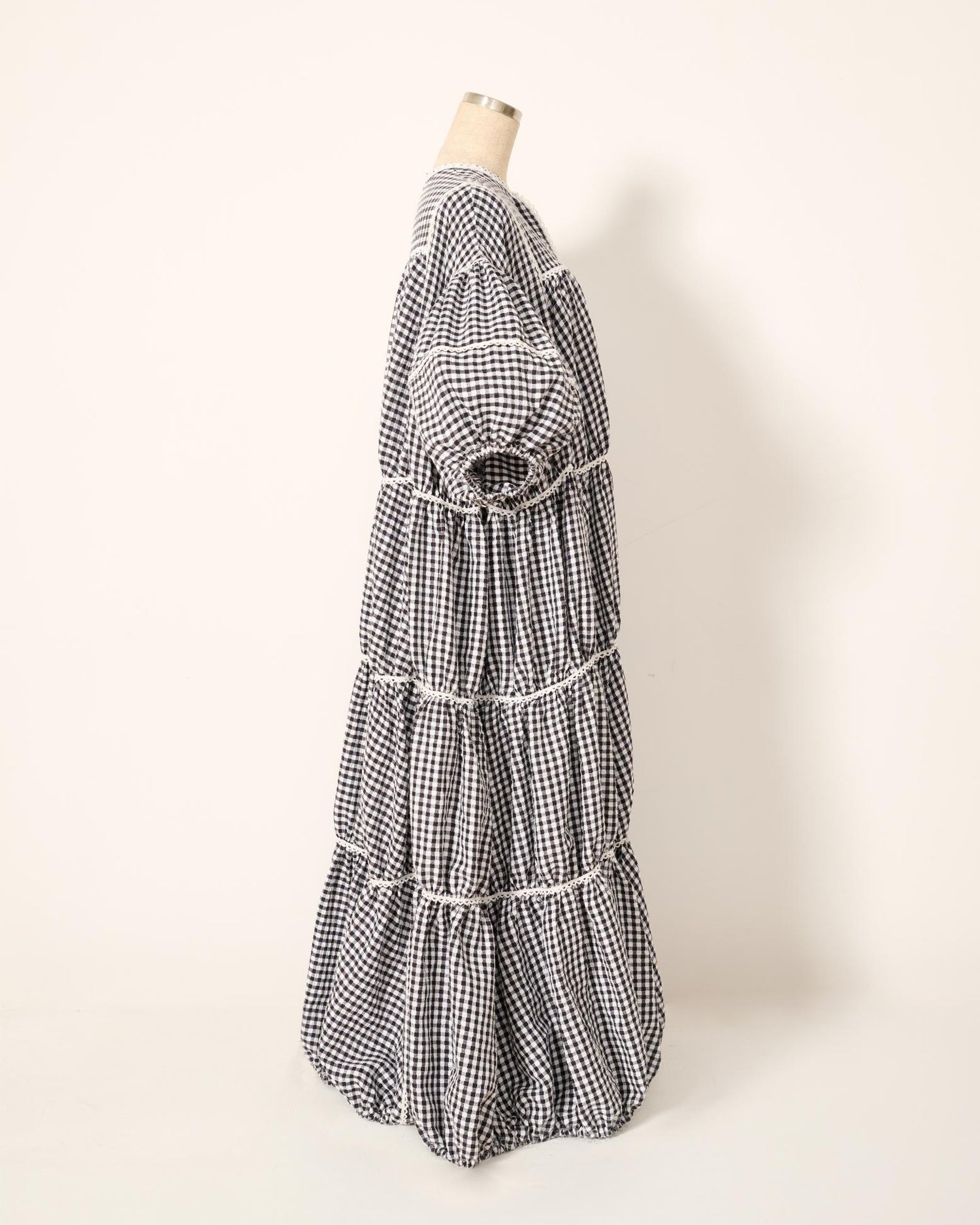 gingham patchwork volume onepiece – white × black