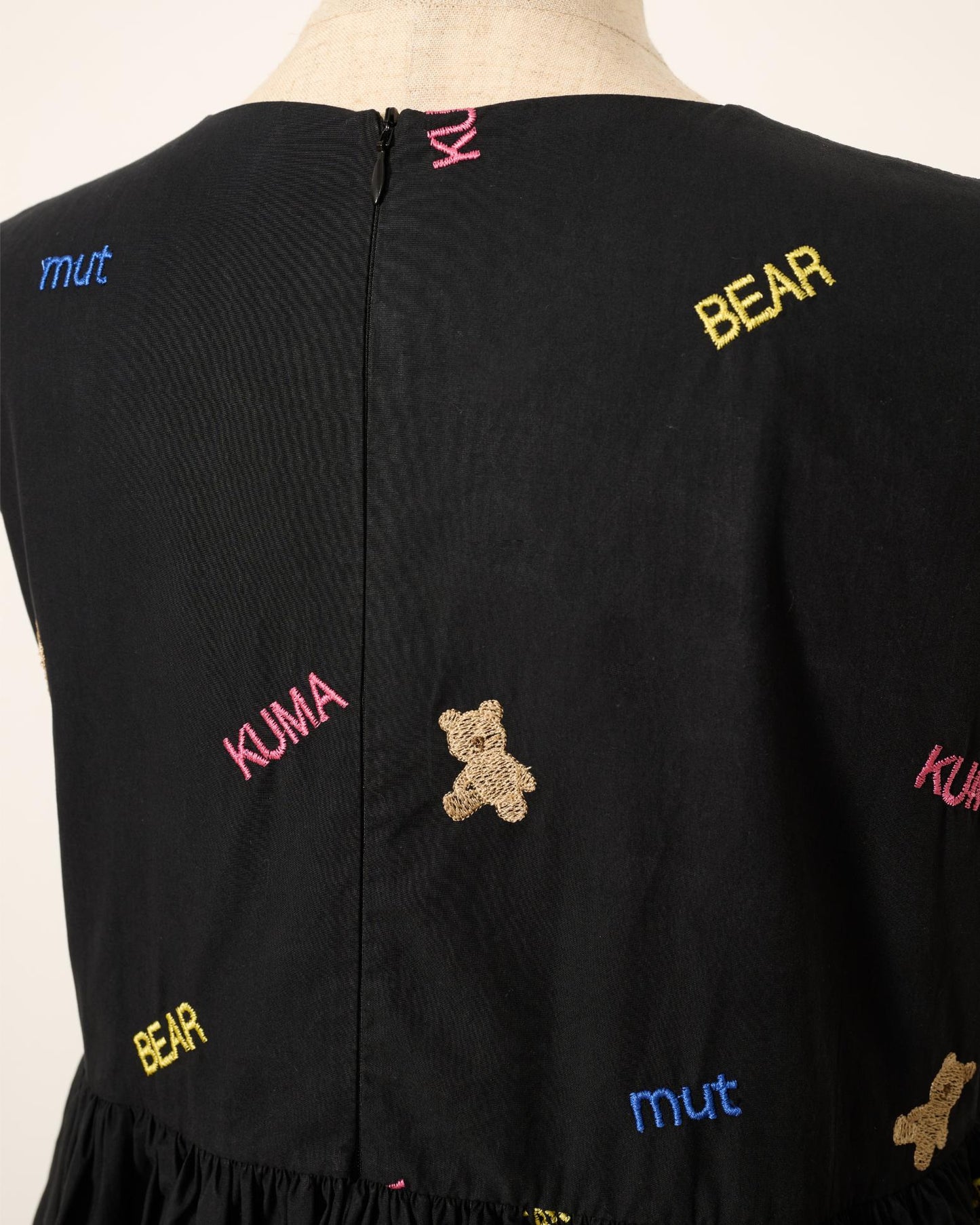kuma embroiery onepiece