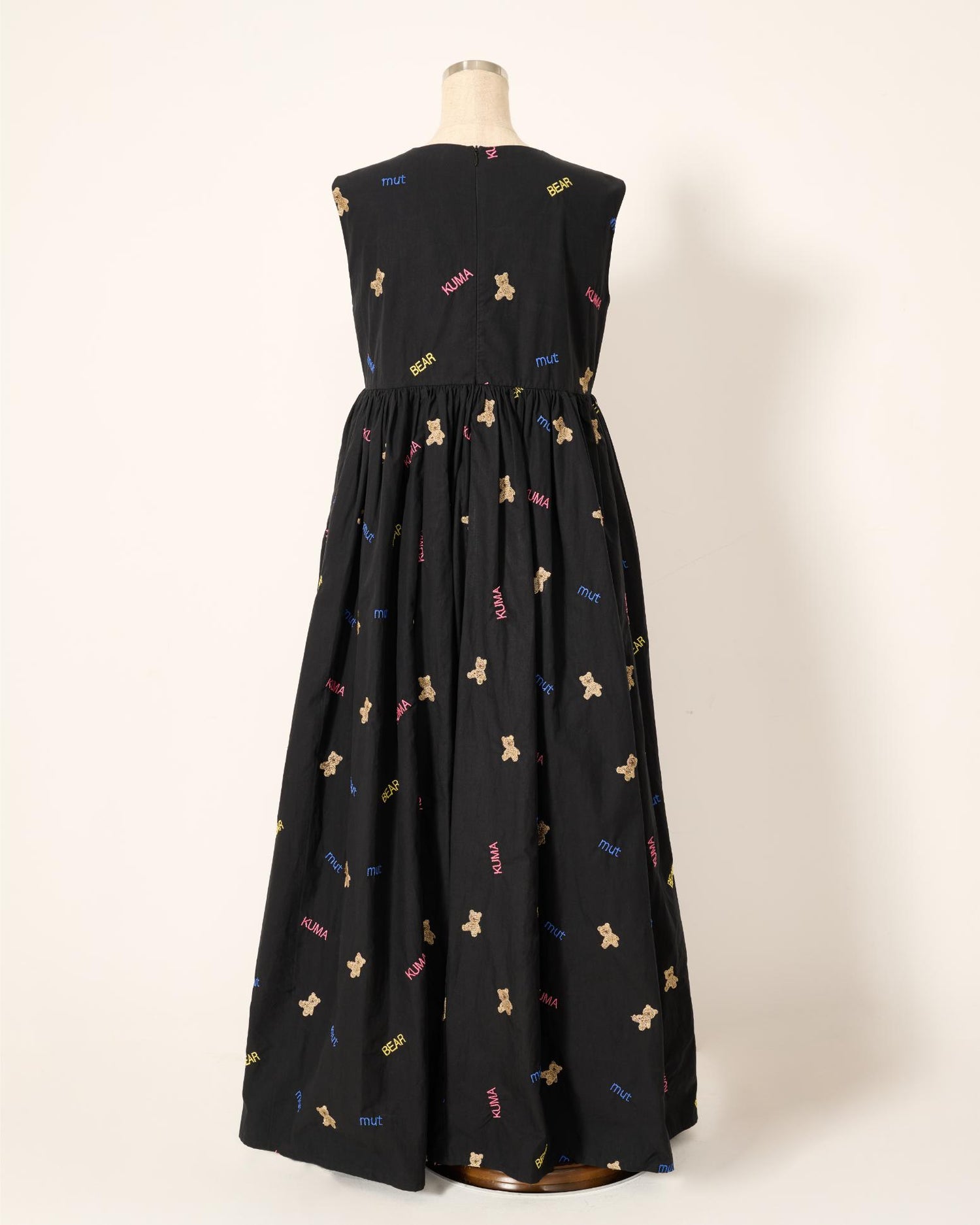 kuma embroiery onepiece