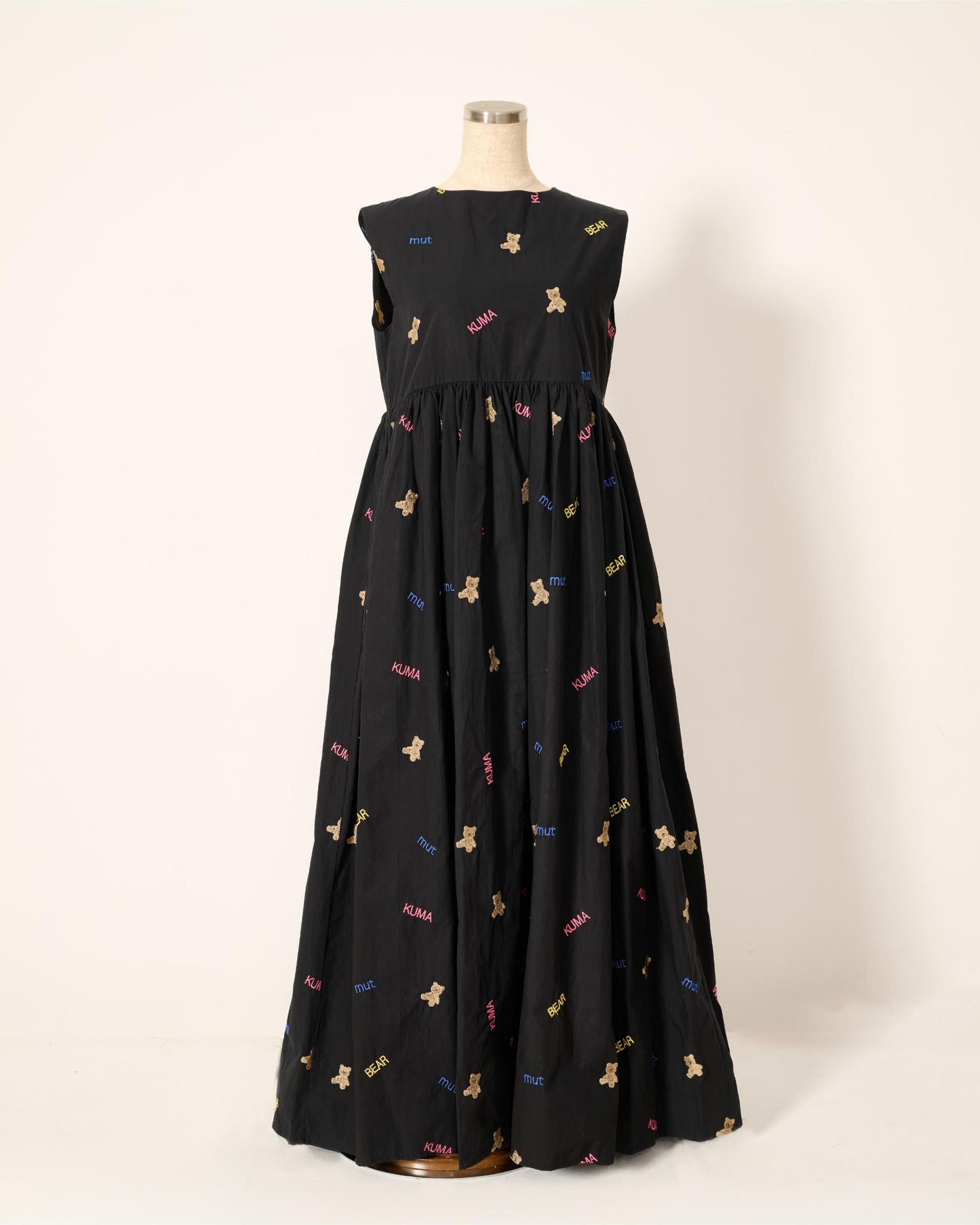 kuma embroiery onepiece