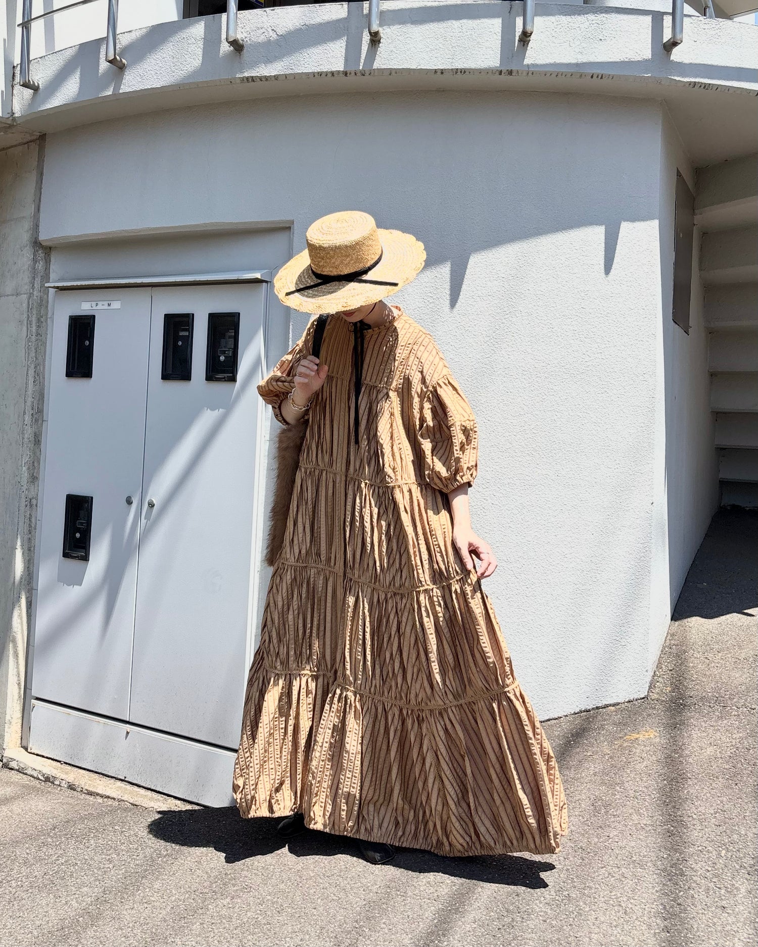 stripe volume onepiece – beige