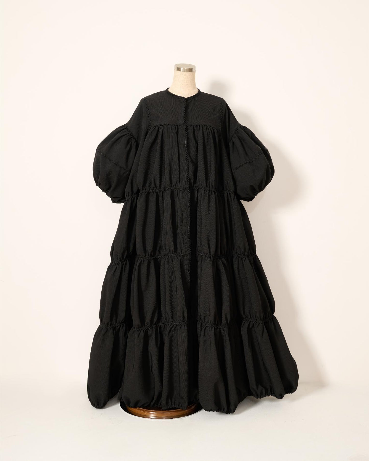 ginghamless patchwork volume onepiece – black