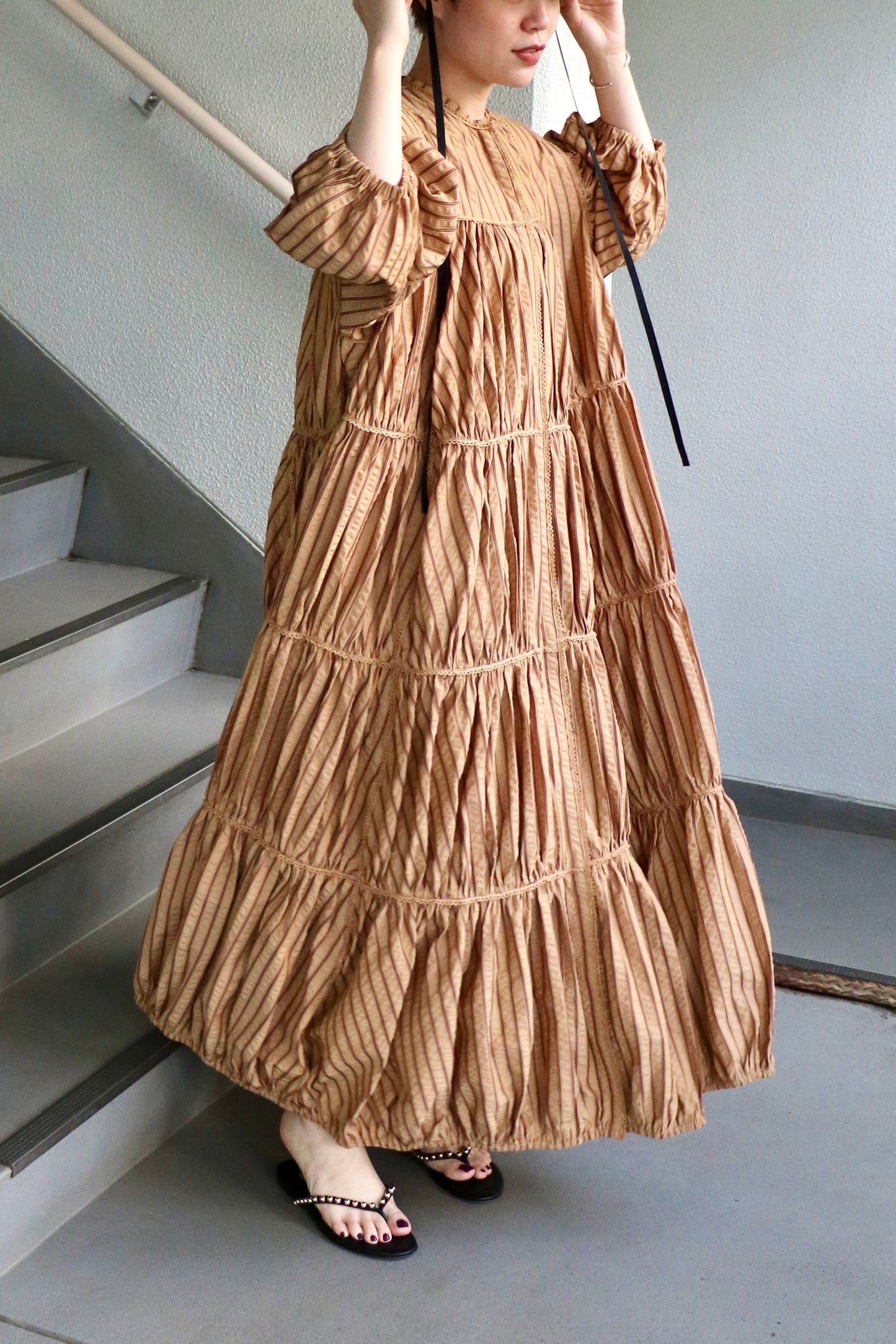 stripe volume onepiece – beige