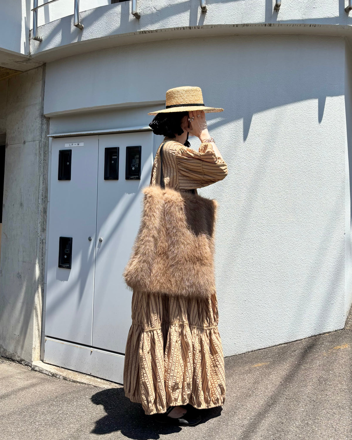 reversible kuma fur bag - brown