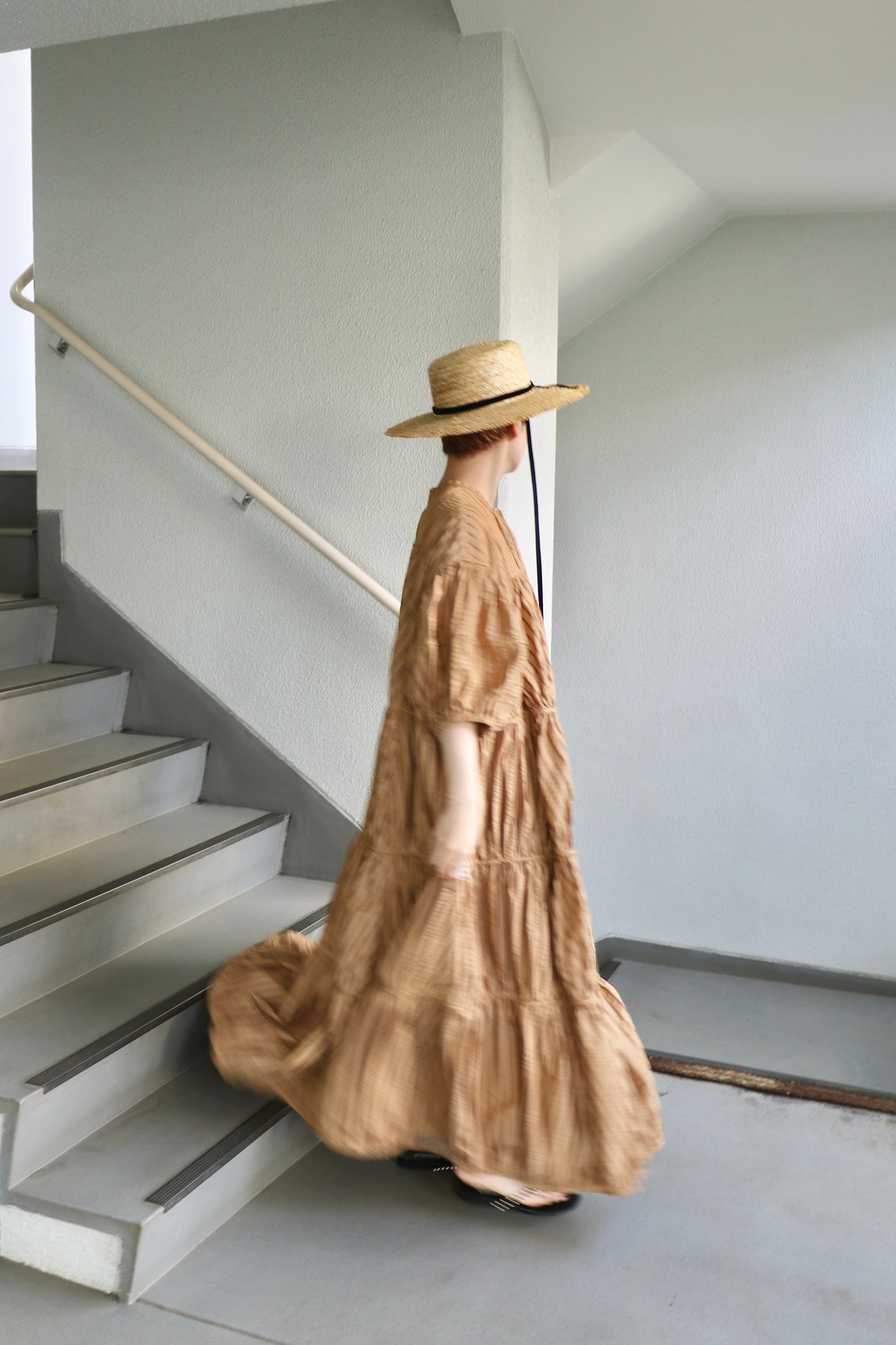 stripe volume onepiece – beige