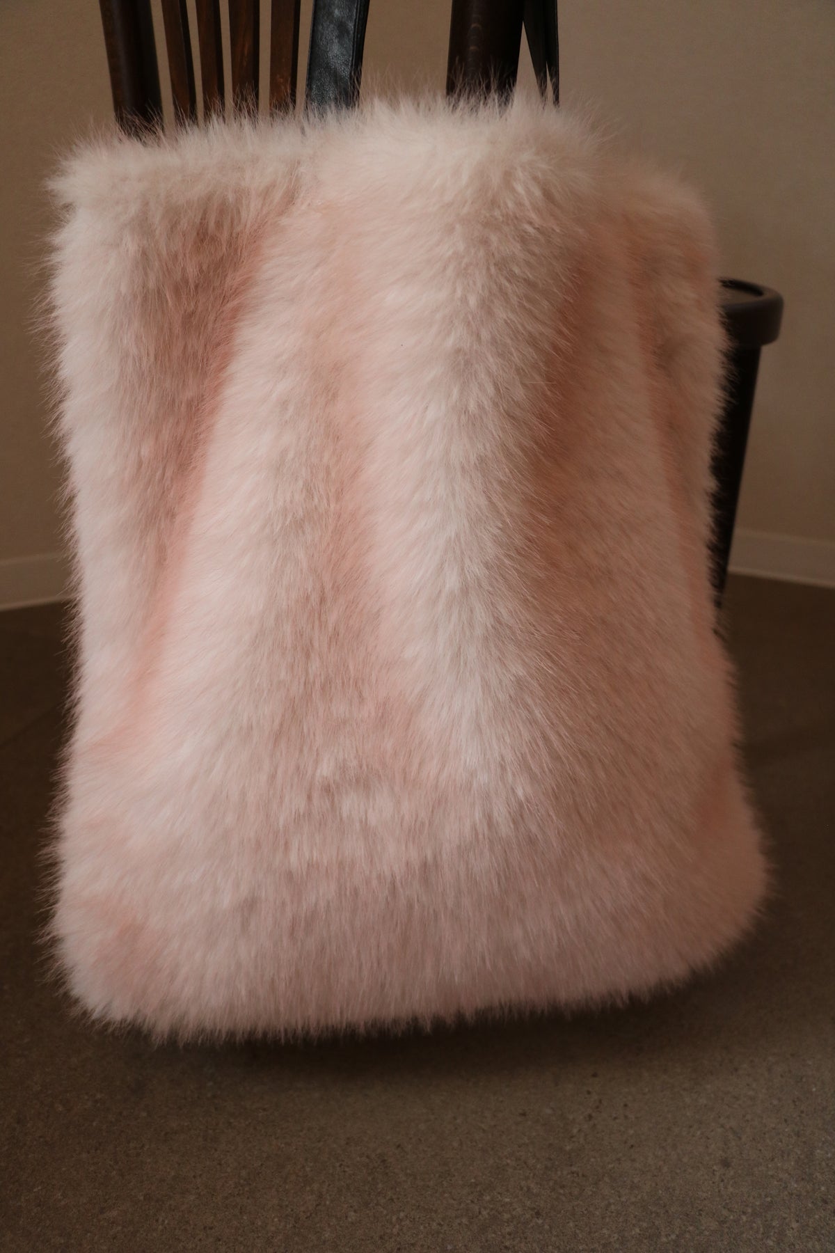 reversible kuma fur bag - pink