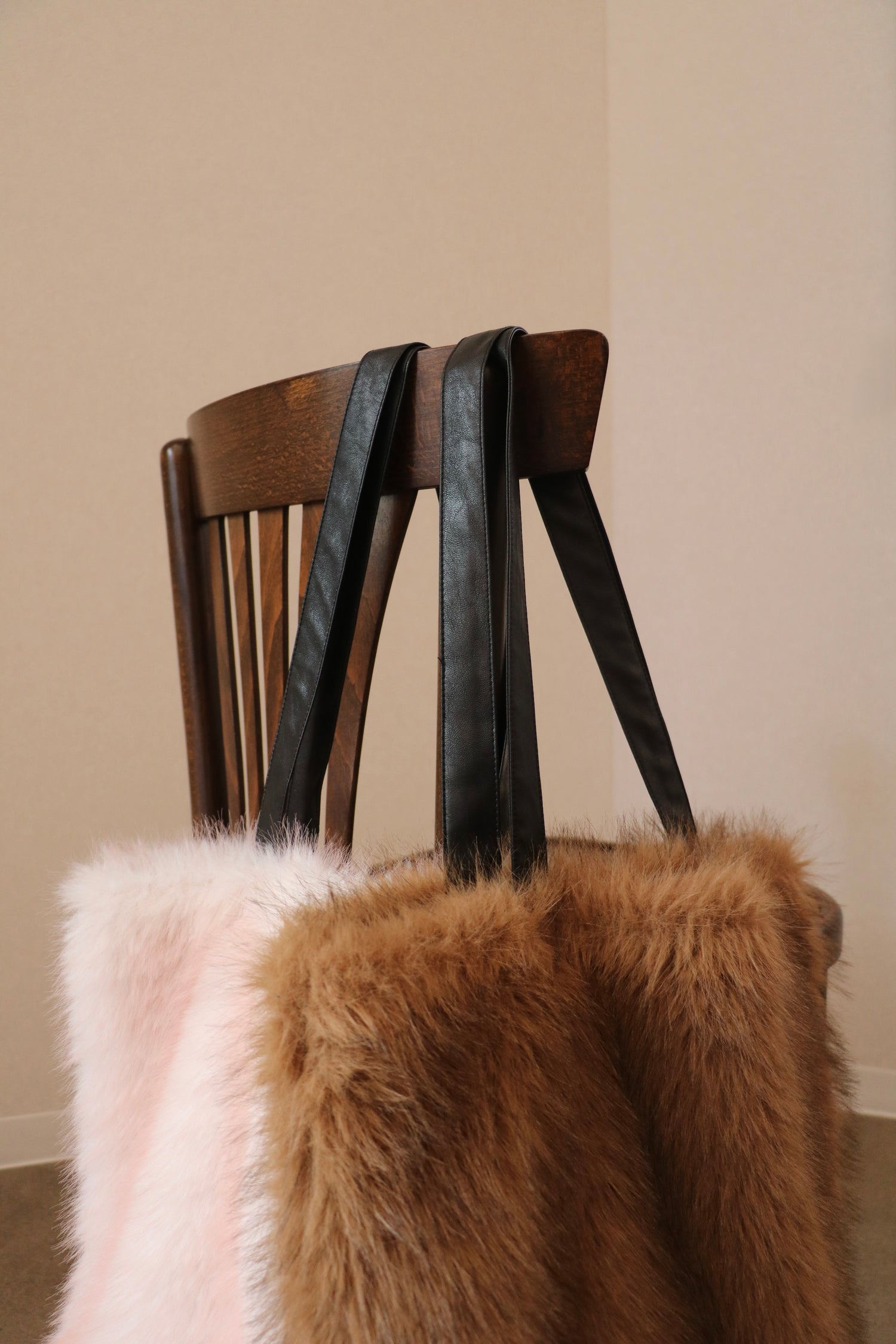 reversible kuma fur bag - brown