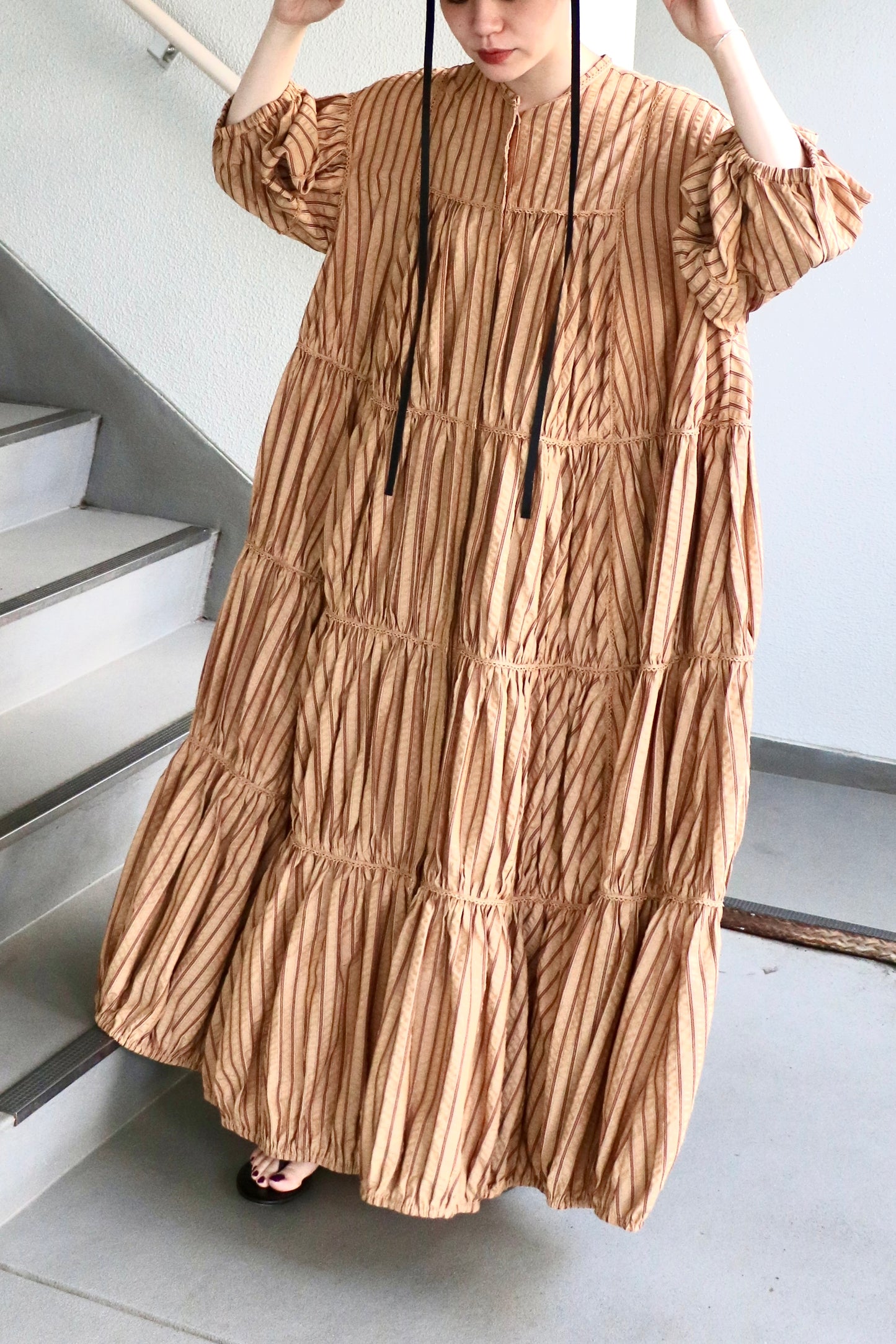 stripe volume onepiece – beige