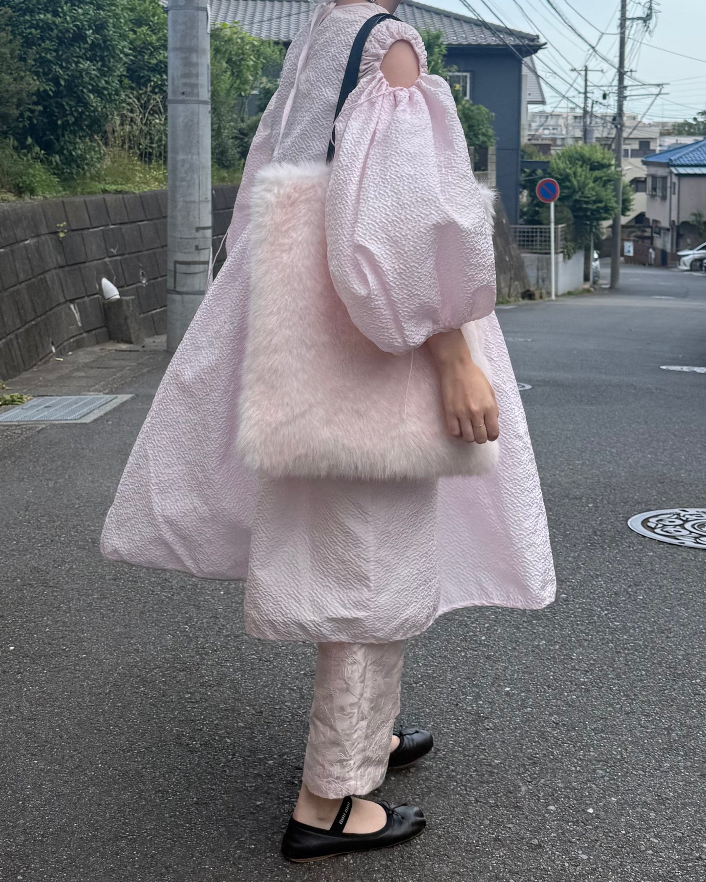 reversible kuma fur bag - pink