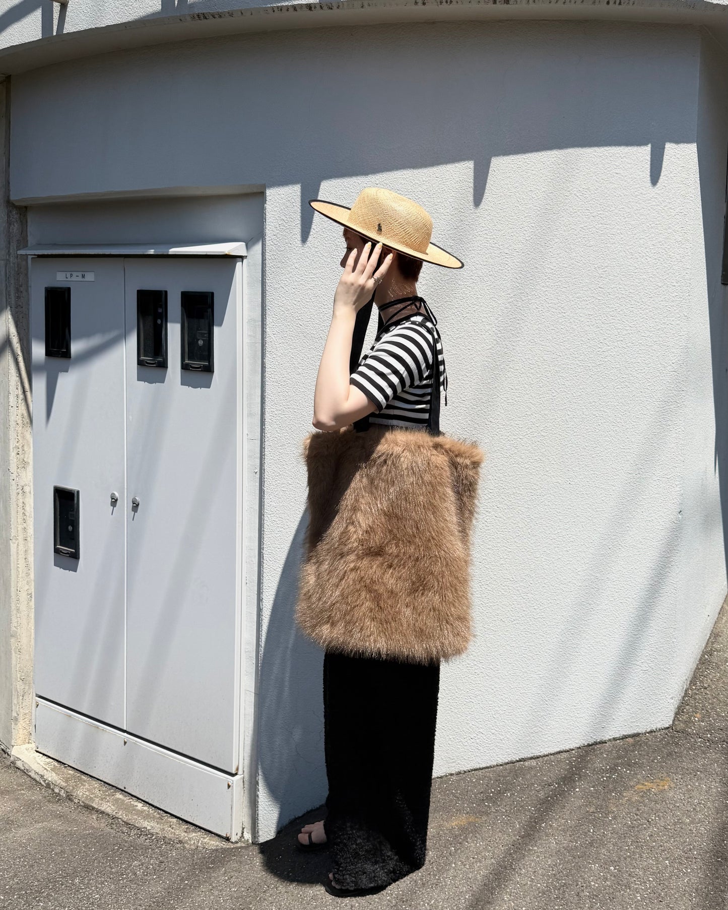 reversible kuma fur bag - brown