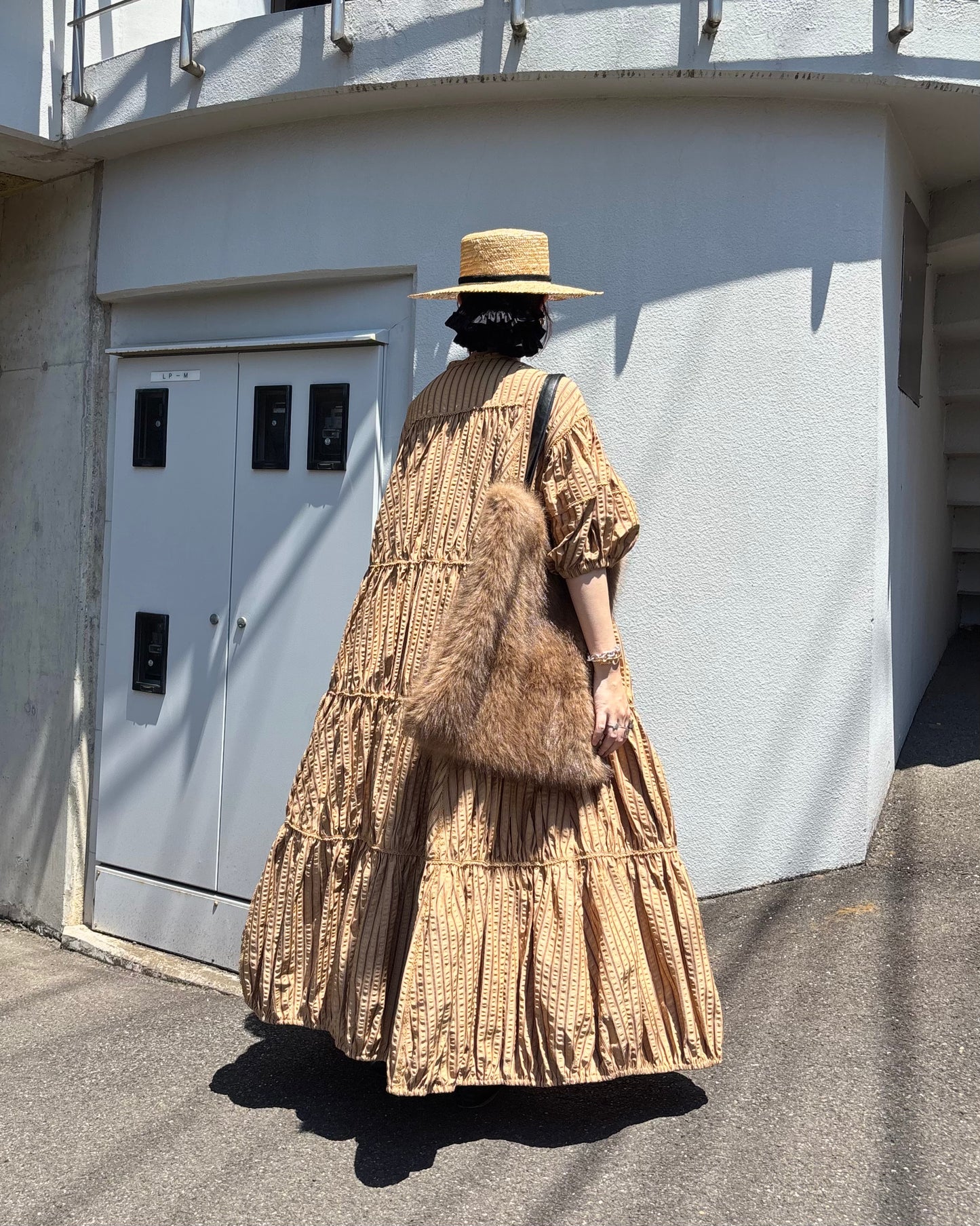 stripe volume onepiece – beige
