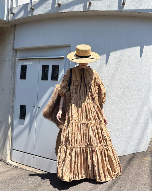 stripe volume onepiece – beige