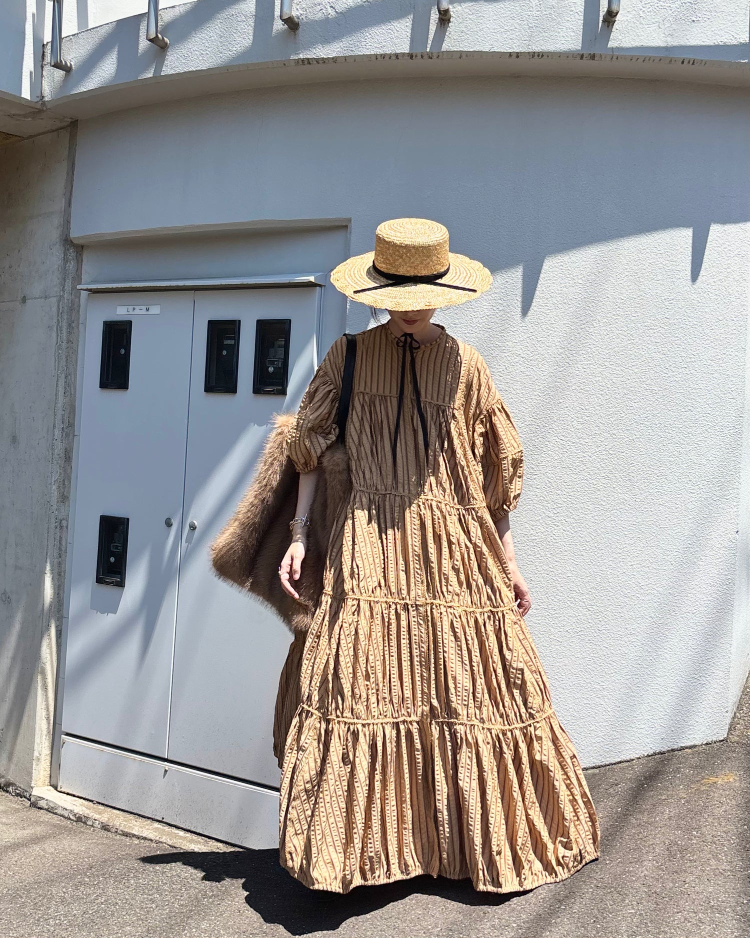stripe volume onepiece – beige