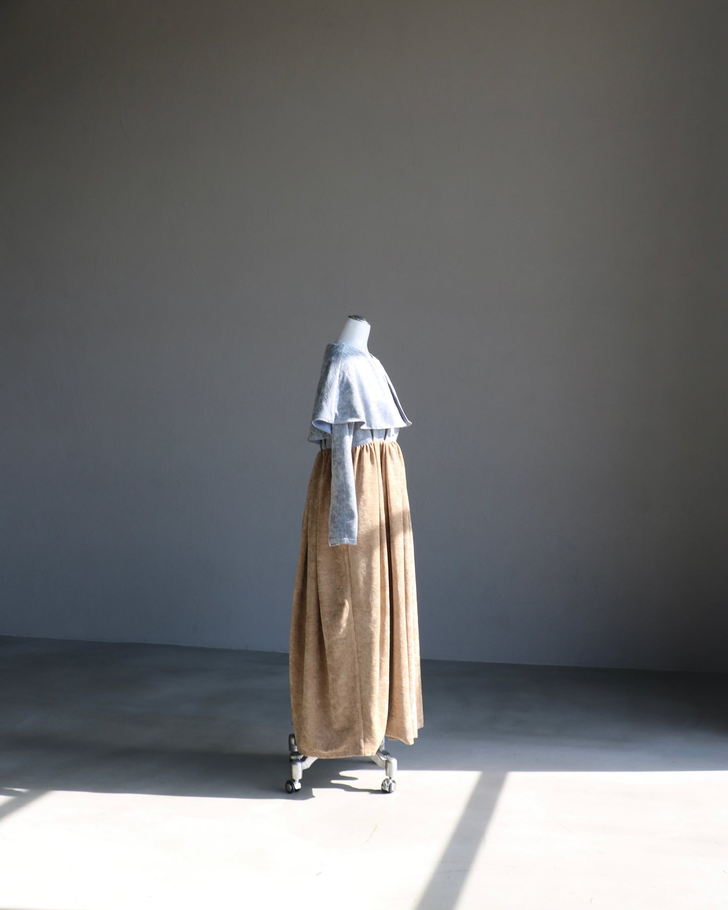 beroa dual onepiece - blue × beige