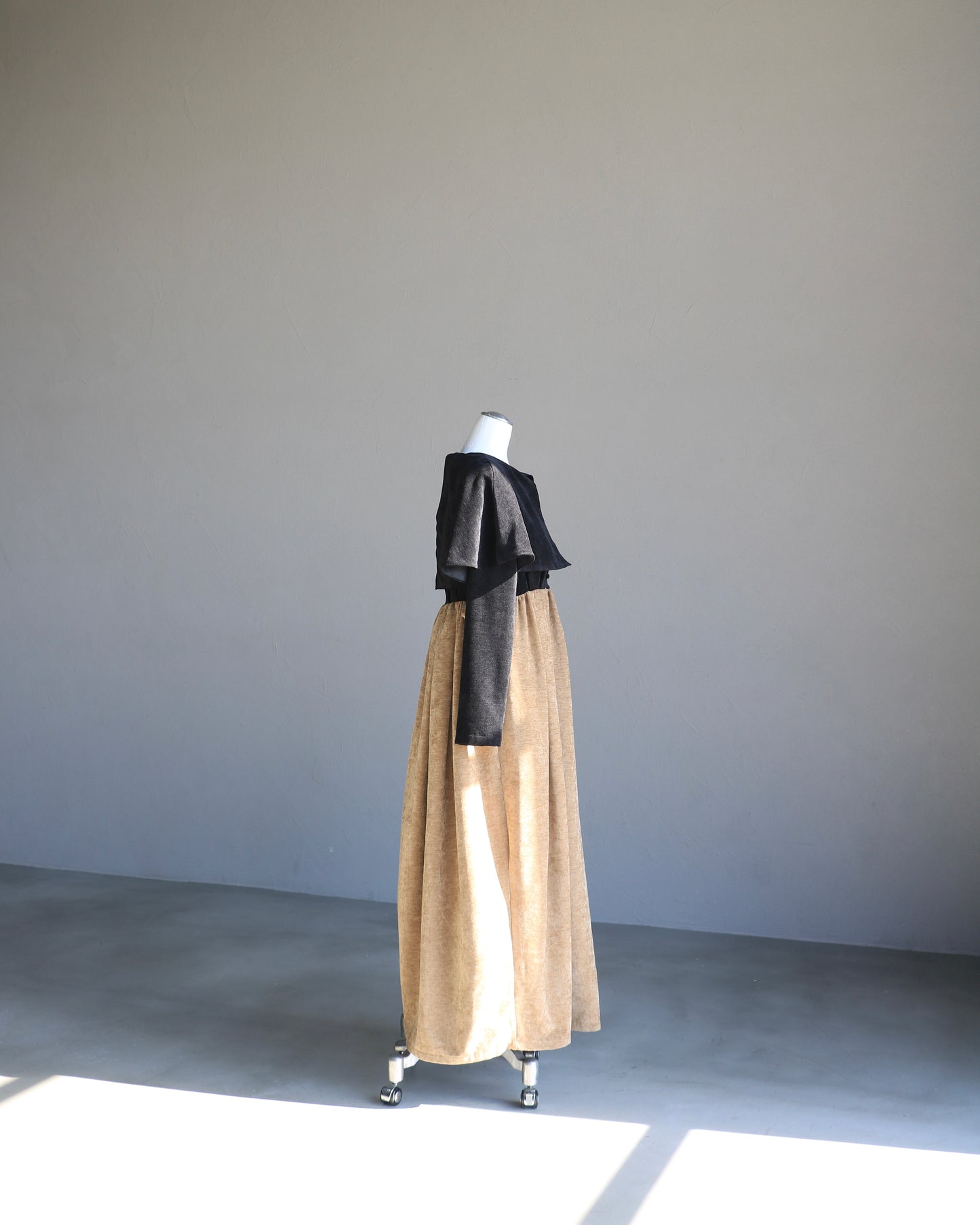 beroa dual onepiece - black × beige