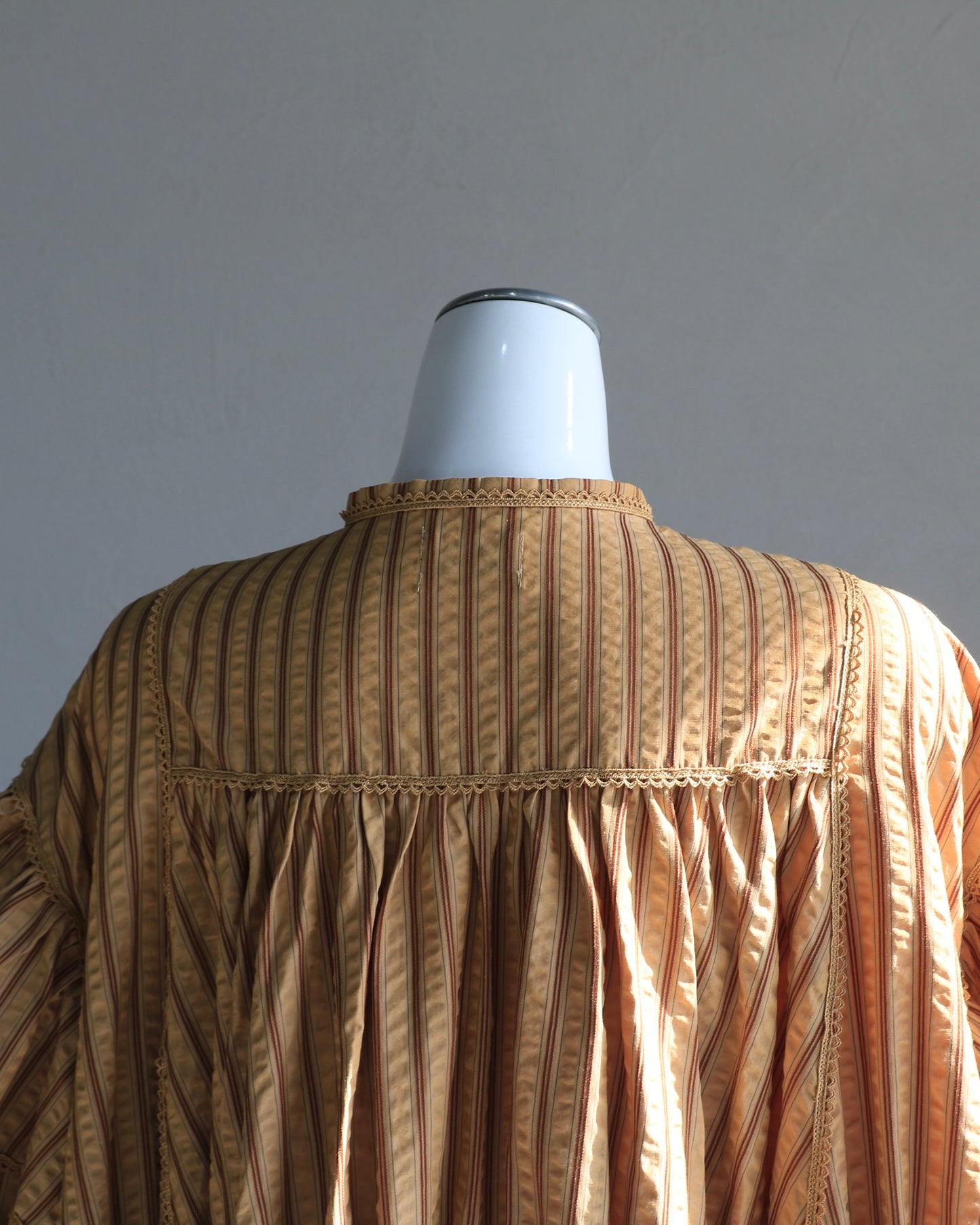 stripe volume onepiece – beige